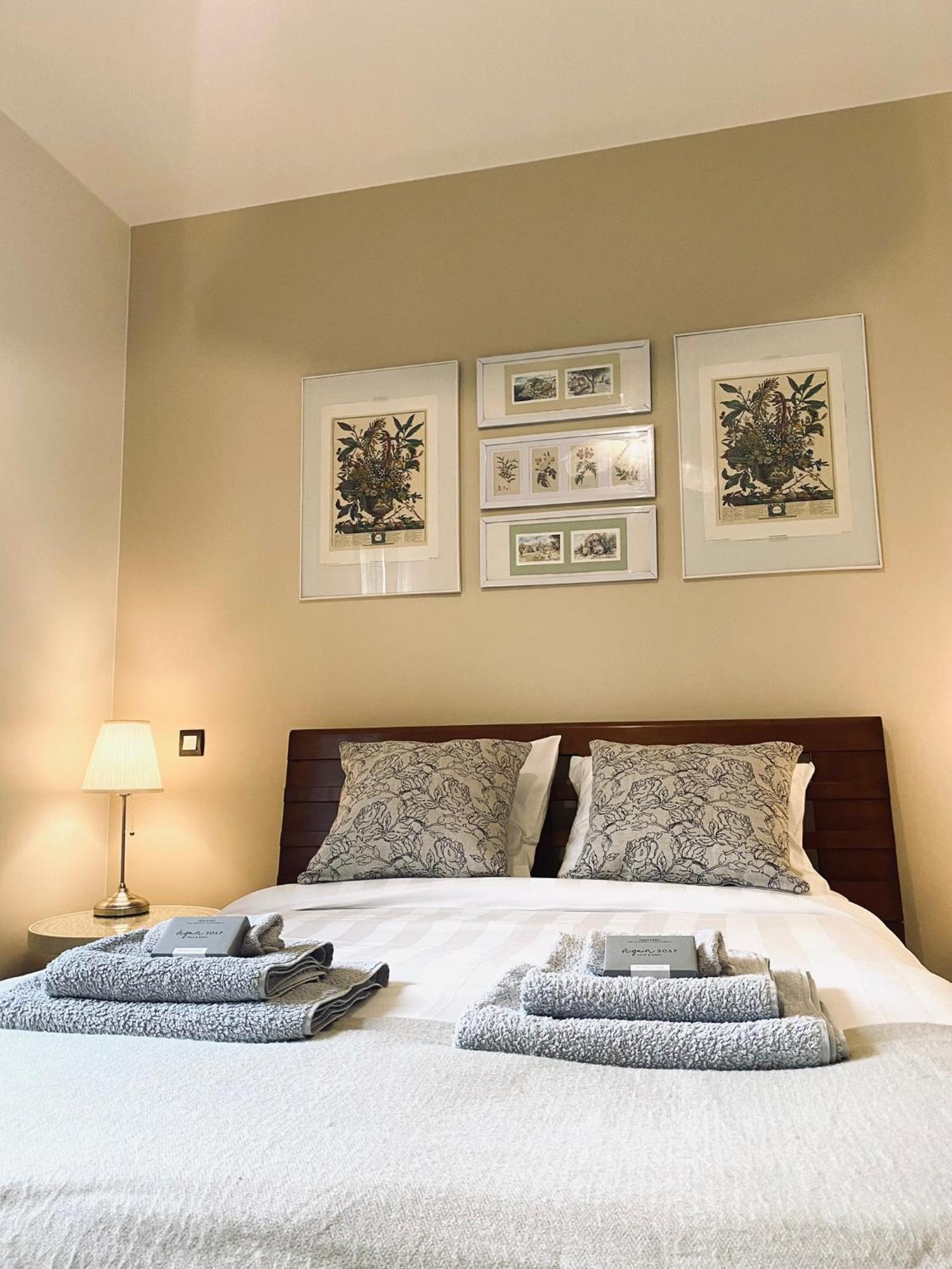 Le Hibou Heureux Bed & Breakfast Bezenac Luaran gambar